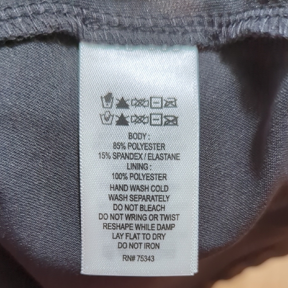 Tahari Women's Black and Red Floral Blouse - Picture 9 of 10